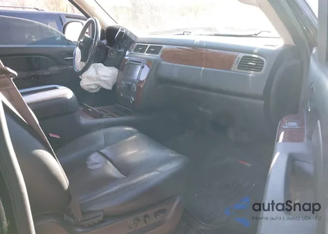 2013 Chevrolet Tahoe Ltz from USA, damaged, VIN 1GNSKCE07DR354572